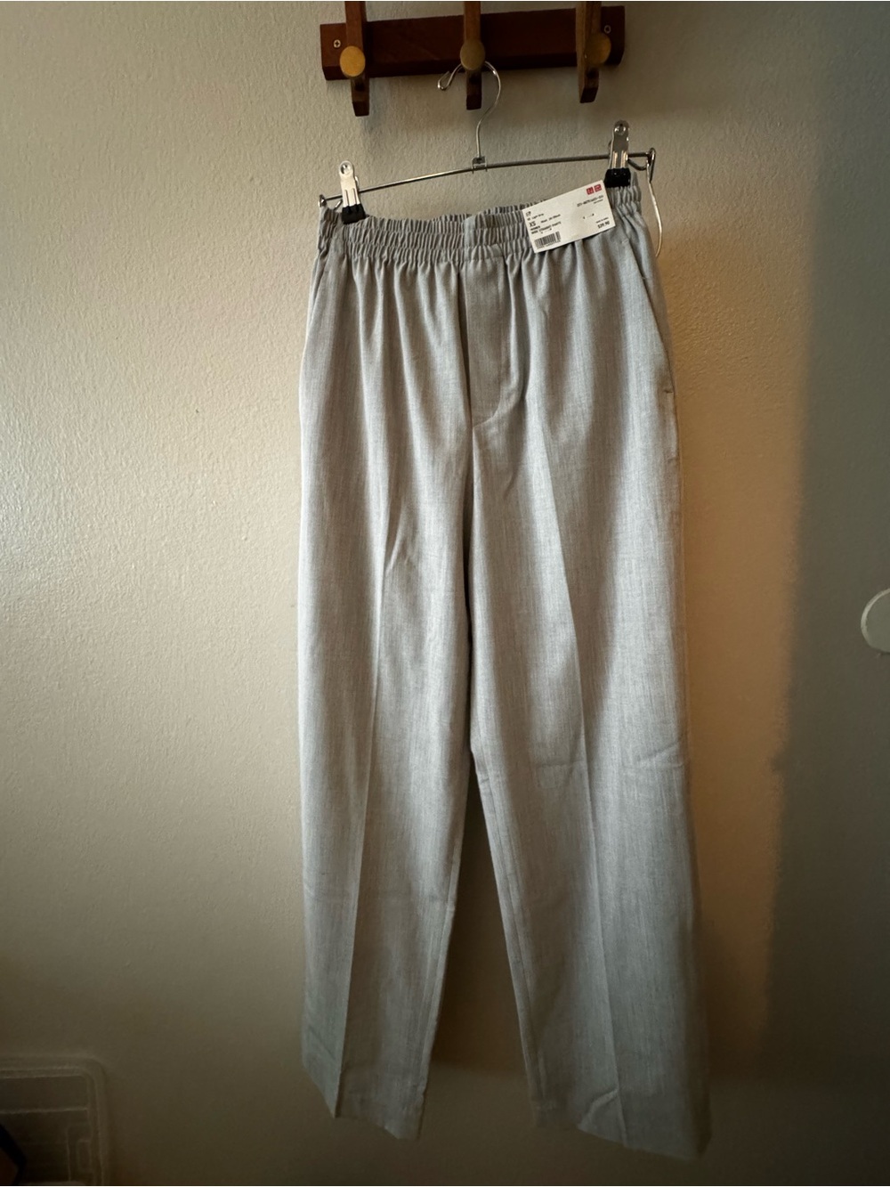 UNIQLO Women’s Light Gray Elastic-Waist Dress Pants